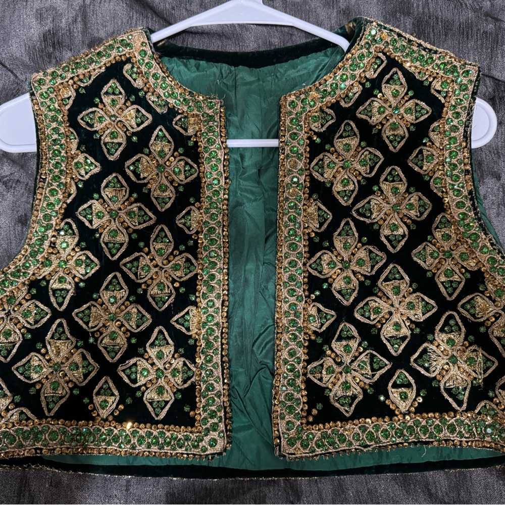 ✨ 1960s jeweled velvet Marie McCarthy for Larry Aldrich vest/waistcoat ✨